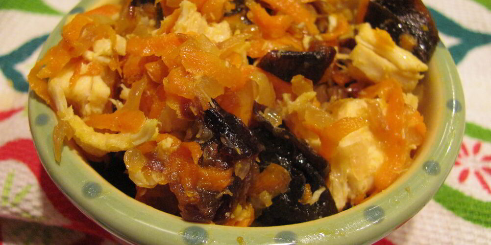 Рецепт салата с курицей и черносливом