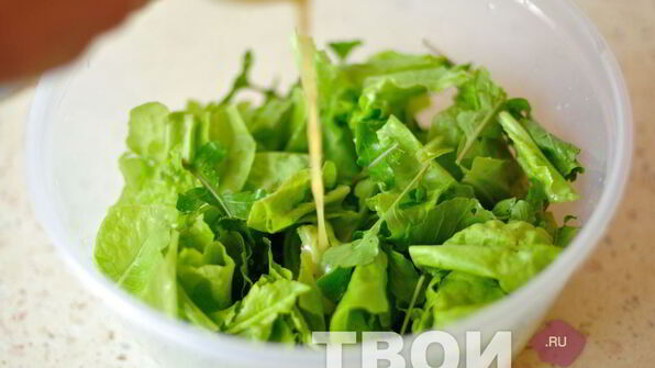 салат с курицей и сухофруктами