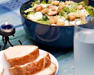 Салат Цезарь классический