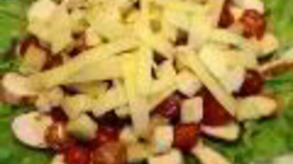 салат цезарь с маринованной курицей