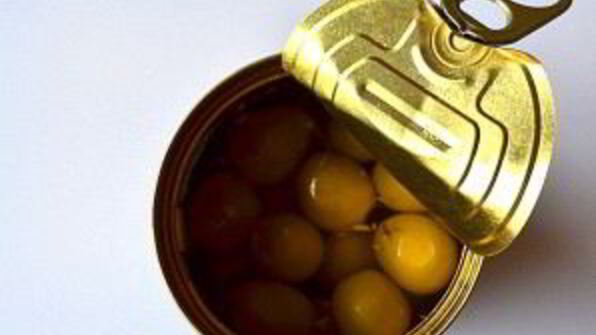 салат цезарь с оливками