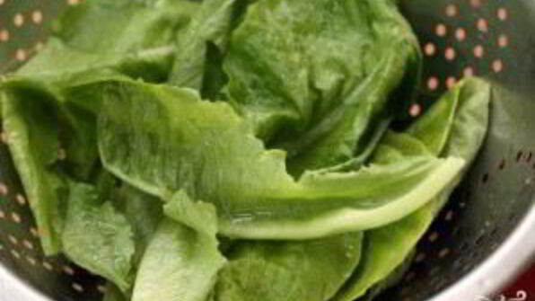 салат цезарь с оливками