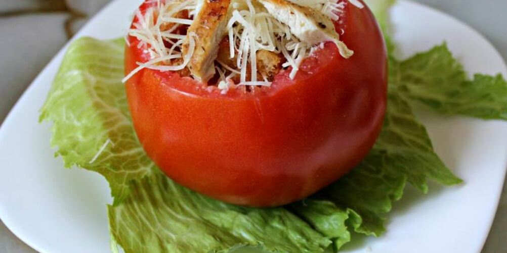 Рецепт салата цезарь в томате