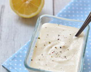 Заправка к салату Цезарь на майонезе