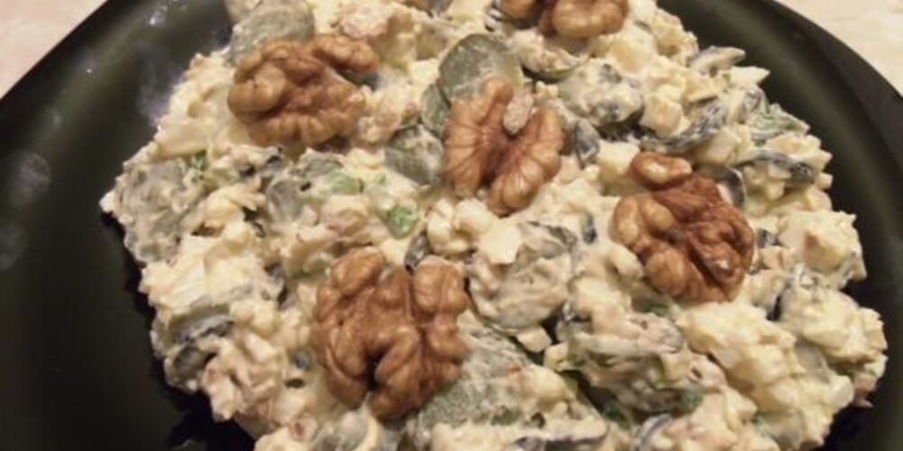 Рецепт яичного салата с оливками