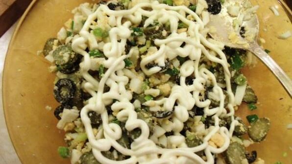 яичный салат с оливками