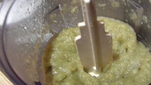 дип из запеченных баклажанов, перцев и кинзы