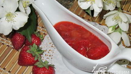 Соус из ревеня и клубники