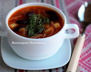 Борщ с фасолью и белыми грибами