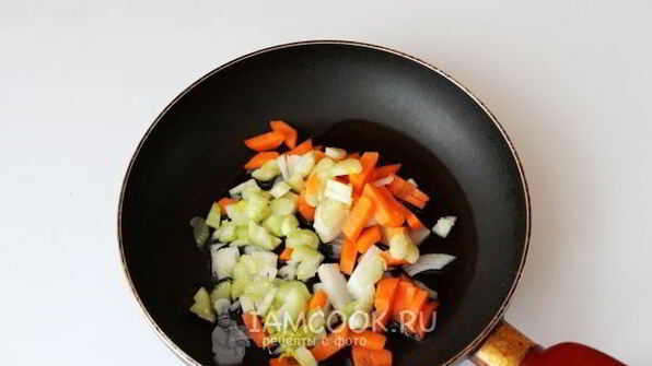 борщ с куриными крылышками