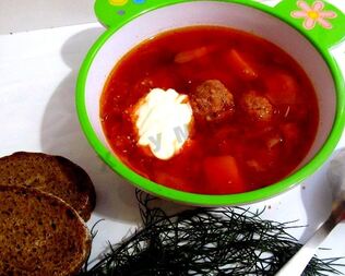 Борщ Сибирский с фрикадельками и томатной пастой