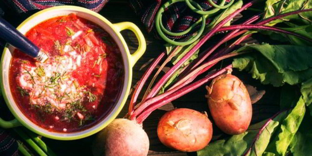 Рецепт холодного борща с колбасой