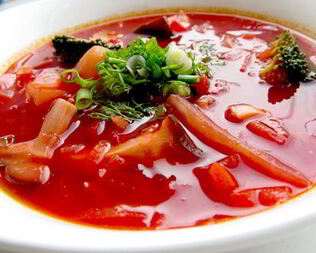 Вегетарианский борщ с грибами и брокколи