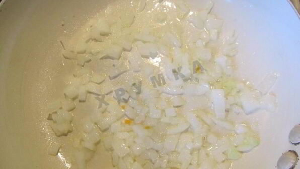 зеленый борщ с крапивой, щавелем и яйцом