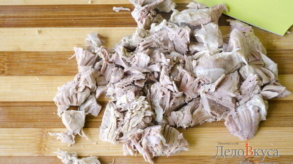 зеленый борщ со щавелем и крапивой