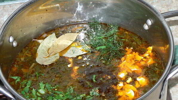 зеленый борщ