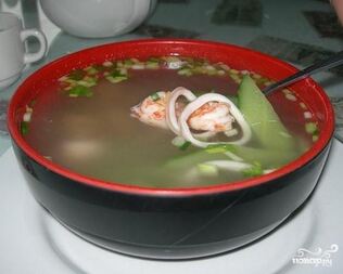 Бульон из сушеных трепангов и курицы