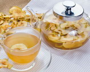 Бульон из цесарки с антоновкой