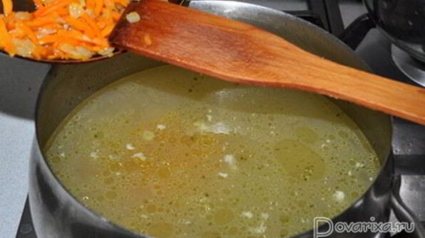 бульон с домашней лапшой