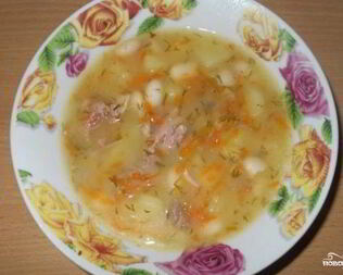 Фасолевый суп на говяжьем бульоне