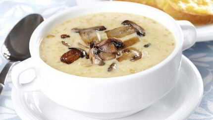 Грибной суп с сыром на курином бульоне