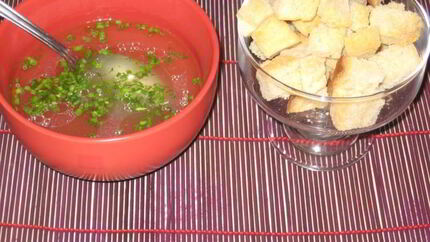 Крепкий бульон из мяса говядины