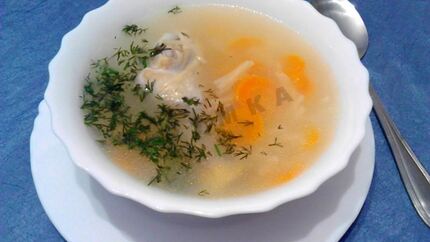 Куриный бульон с вермишелью