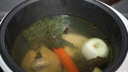 Куриный бульон в мультиварке Панасоник