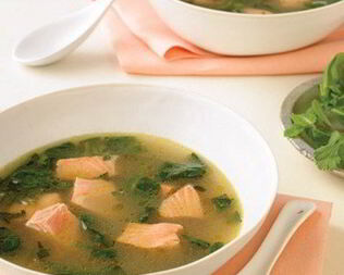 Лосось в зеленом бульоне с карри