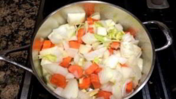 насыщенный говяжий бульон