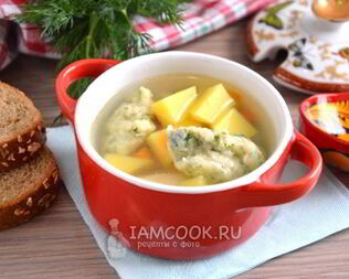 Суп с клецками на курином бульоне