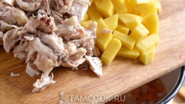 суп с клецками на курином бульоне