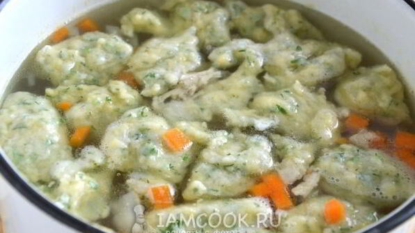 суп с клецками на курином бульоне