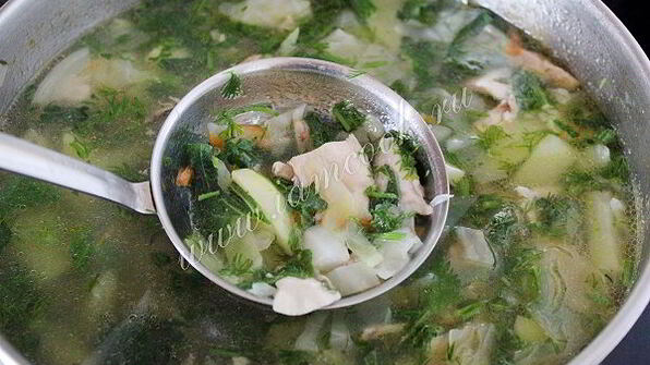суп с крапивой на курином бульоне