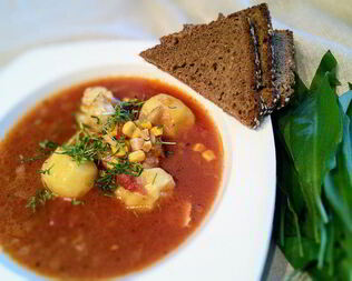 Томатный рыбный суп на курином бульоне