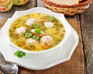 Гороховый суп с фрикадельками в мультиварке