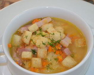 Гороховый суп с копченой грудинкой