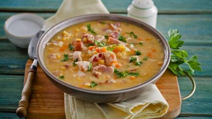 Гороховый суп с копченой курицей в мультиварке