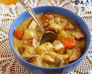 Гороховый суп с копченостями и сельдереем