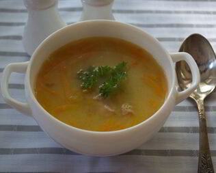 Гороховый суп с копченым окороком