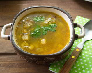 Гороховый суп с копченым салом