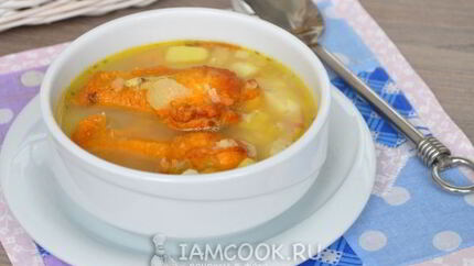 Гороховый суп с копчеными крылышками