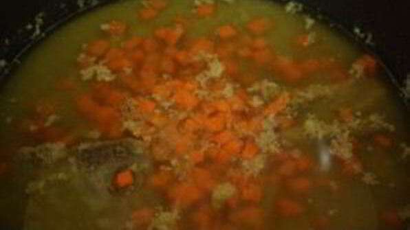 гороховый суп с мясом в мультиварке