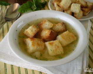 Гороховый суп с сухариками