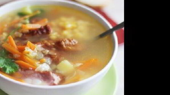 суп гороховый с копчеными ребрышками