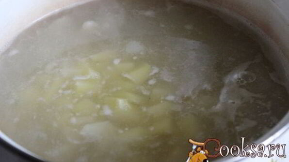 суп из зеленого гороха с копченостями