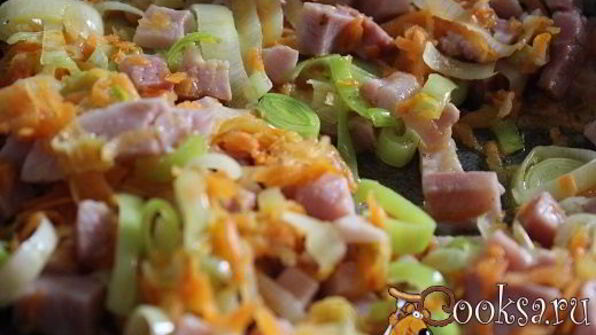 суп из зеленого гороха с копченостями