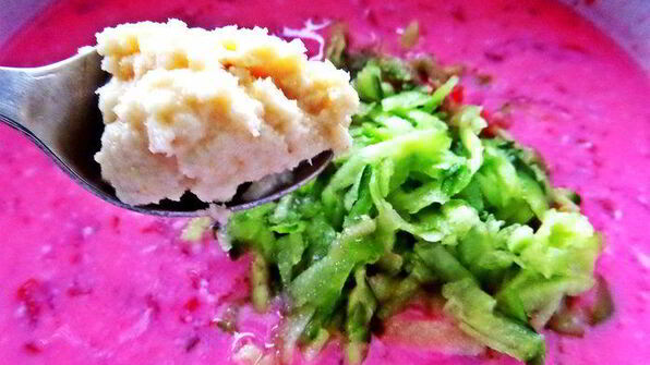 холодник на кефире с маринованной свеклой