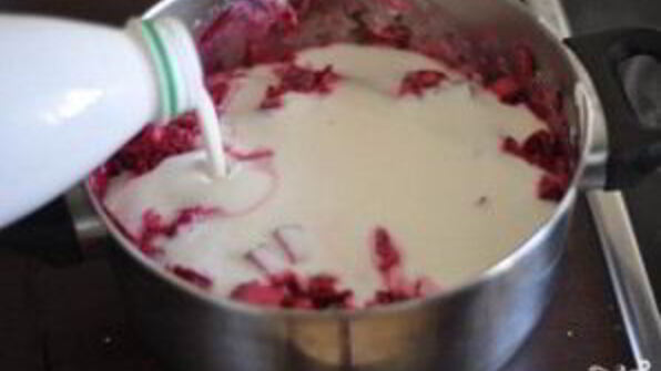 холодник со свеклой на кефире