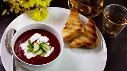 Холодный крем-суп из свеклы